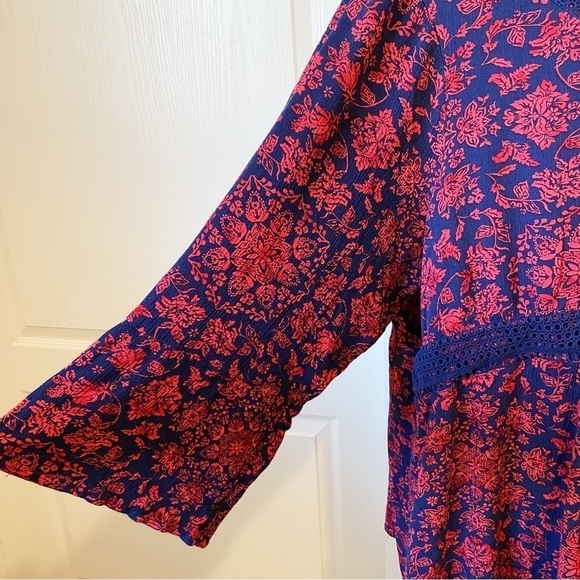 Torrid Red Blue Babydoll Gauze Crochet Trim Lace Up Floral Boho Top Size 4 - Picture 8 of 15